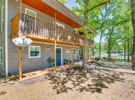 Hotelfotos: Mabank House with Water View, Decks and Fire Pit!