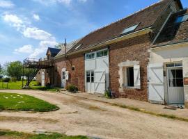 호텔 사진: Gîte Prunay-Cassereau, 3 pièces, 4 personnes - FR-1-491-381