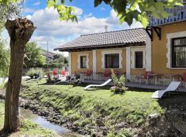 Hotel fotografie: 6 bedrooms house with furnished garden and wifi at Cardenuela Riopico