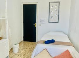 Hotel foto: Rustic Room in Palma de Mallorca, NOT complete apartment for rent, only room