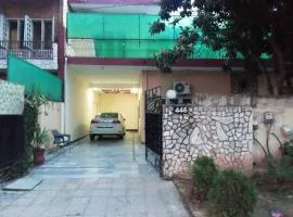 Rose Lodges Guest House, hotel in Islamabad