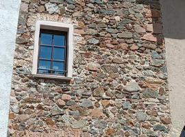 Hotel fotoğraf: Antica torre del castello Casa Ceresiana