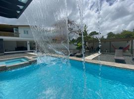 Hotel Photo: Sleek 3-Bdr Oasis Villa Iris