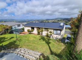 Hotel Photo: Hilltop Blue Sky House