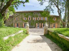 Hotelfotos: Château de Sienne proche Avignon Orange 7 Chambres Piscine Rivière