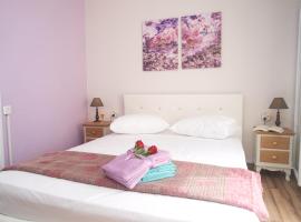 รูปภาพของโรงแรม: Orchid Garden Apartment