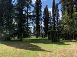 Hotel fotografie: Un'oasi nel verde a pochi chilometri dalla città