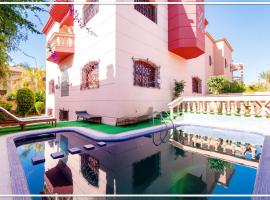 รูปภาพของโรงแรม: RIAD TARGA - Marrakech