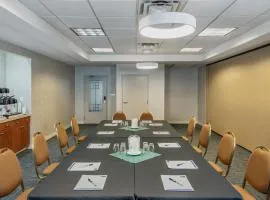 Holiday Inn Express & Suites Medicine Hat by IHG