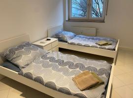 Hotel fotoğraf: Möbilierte 2-Zimmerwohnung mit geräumiger Wohnküche