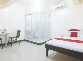 RedDoorz @ Western Bicutan Transients Inn