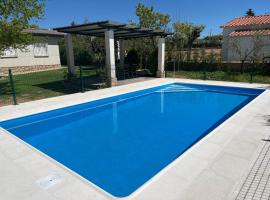 Hotel Photo: Tres Hermanos CON PISCINA PRIVADA