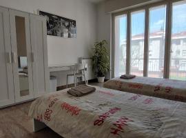 A picture of the hotel: Camera LOW COST in alloggio condiviso Stanza 1