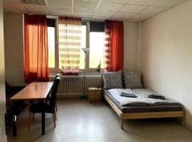Hotel fotoğraf: Zimmer mit eigenem Bad, Parkplatz/Grillplatz