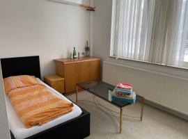 酒店照片: 3-Bett-Zimmer, für Monteure geeignet, Parkplatz