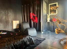Hotelfotos: Loft 80m2 avec sauna, spa, table de massage et billard