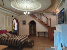 Hotel foto: Приватний Будинок з Каміном, у Центрі Міста , вул Стрєльцова, 21