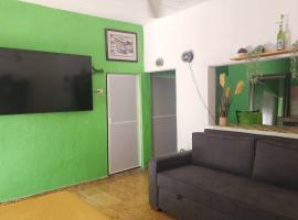 Foto di Hotel: Private Studio Near Airport