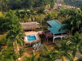 Luxury Jungle Estate Near Placencia peninsula--Exotica، فندق في بلاسينسيا فيليدج
