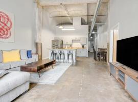 Hotel Photo: 3BR Luxury Historic Loft with Gym by ENVITAE