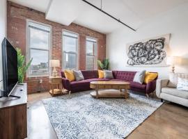 Hotel Photo: 3BR 2BA Luxury Historic Loft With Gym by ENVITAE