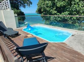 Hotel Photo: Villa la Perle, piscine privée, vue sur le lagon