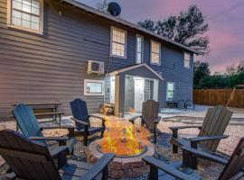 Hotel Foto: Heart of Houston - 8-BD 4-BA with Yard