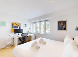 Photo de l’hôtel: 2Bed Flat w Lift & Balcony -10min to Tube Station