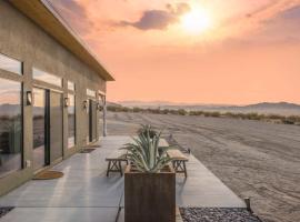 Estrella Perdida - Joshua Tree Off-Grid Soaking Tub, hotel in Joshua Tree