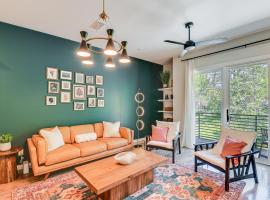 Hotel Foto: Pet-Friendly Nashville Townhouse with Private Deck!