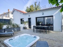 Hotel fotoğraf: Maison T4 Climatisée avec Jacuzzi à Lagord