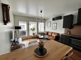 Hotel foto: Modern & Stylish 2BR Apartment with Sauna, Terrace and Free Private Parking