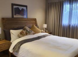 Hotel Photo: Warm and Cozy Home in Randburg