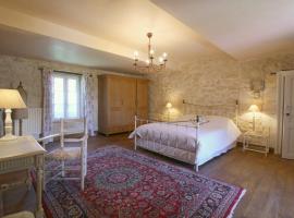 Фотография гостиницы: Chambre d'hôtes spacieuse, salle de bain privative