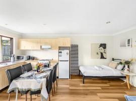 Hotel Foto: Great value Stylish 2BR Granny Flat Heritage Park