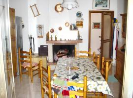 A picture of the hotel: 4 bedrooms apartement with furnished terrace and wifi at Castel di Ieri