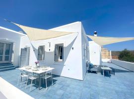 호텔 사진: Amazing House in Lefkes w/ Private Parking