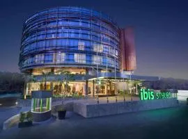 Ibis Styles Jakarta Airport, hotel in Tangerang