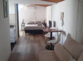 Hotel fotografie: Confortable apartamento-monoambiente en Mercedes