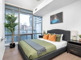 รูปภาพของโรงแรม: Spacious 2BR+2BA w/ 4 Beds Near Yorkville!