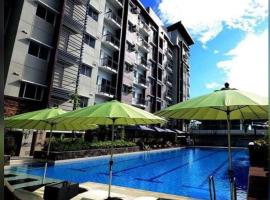 รูปภาพของโรงแรม: Matina Enclaves 2br Condominium short walk to sm city