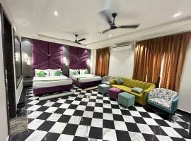 Taj Ronak Luxury Hotels - Agra