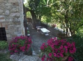 酒店照片: Ruhig gelegenes, mittelalterliches Steinhaus im Herzen der Altstadt von Corciano