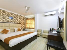 Hotel fotoğraf: Hotel First by Goyal Hoteliers