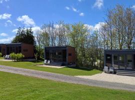 होटल की एक तस्वीर: Luxury Pods at Mornest Caravan Park, Anglesey