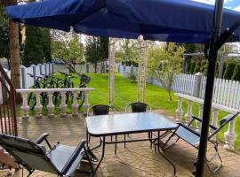 Hotel Foto: Large holiday apartment with a garden in Stepnica