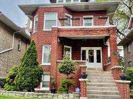 ホテル写真: Lovely vintage Oak Park 3bd 1ba perfectly located near public transit & Chicago