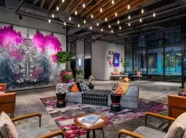 曼谷拉差阿帕森购物区 MOXY 酒店