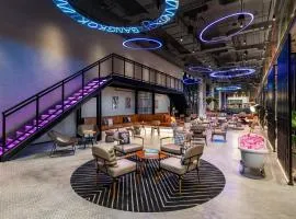 Moxy Bangkok Ratchaprasong by Marriott