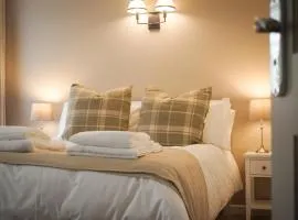 Lemon Tree Rooms - Newly Refurbished Coastal Stay